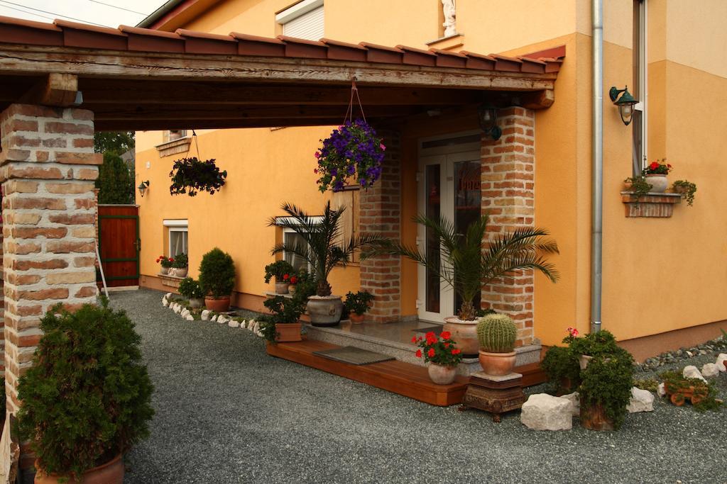 La Villa Pergola Szentgotthárd Buitenkant foto